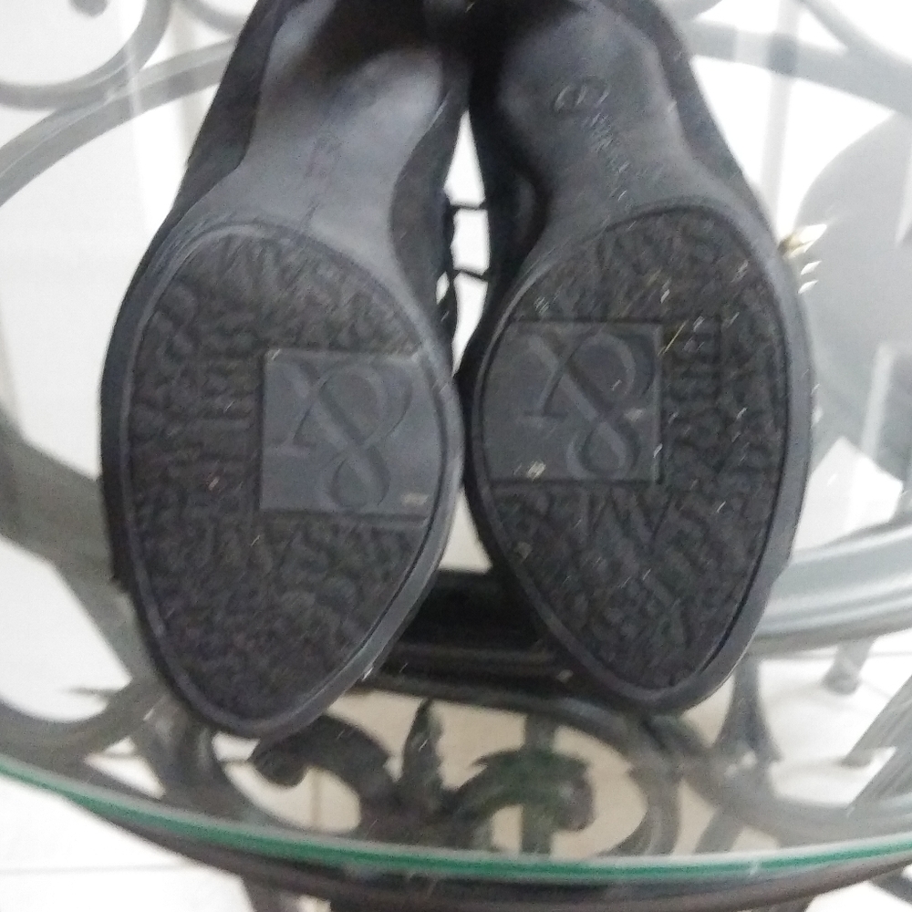 Shoes - Picture 5 of 5